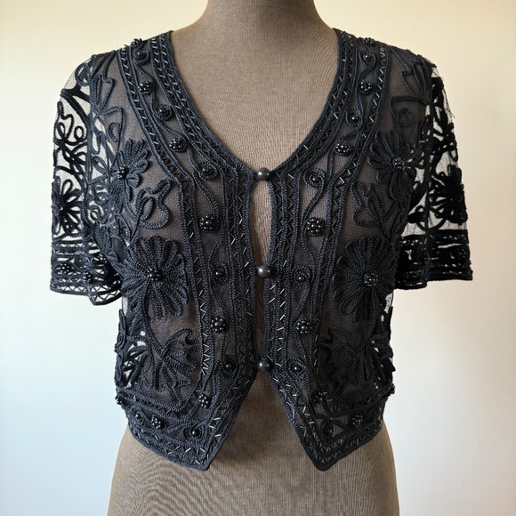 Stunning Intricate beaded lace/mesh cropped button up top in jet black ✨ - Picture 1 of 12